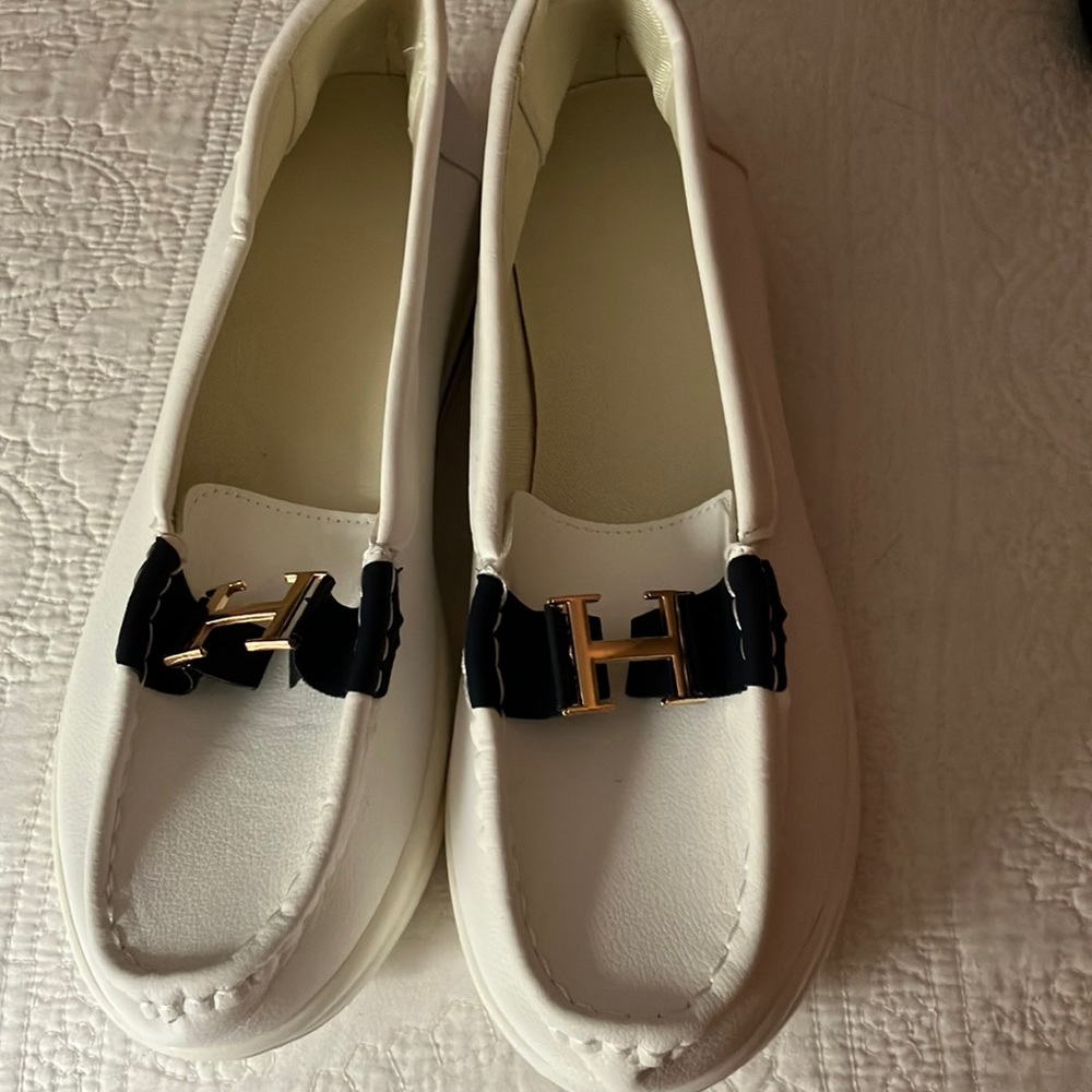White slip on light weight sneaker/shoes